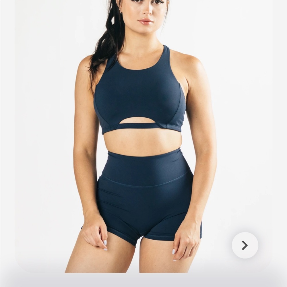 Alphalete Pulse Surge Sports Bra